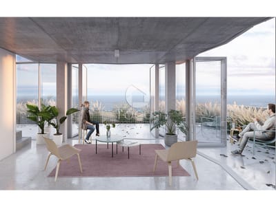Venta Apartamento Dúplex 2 Dormitorios Al Frente Con Vista Al Mar y 2 Baños, Piso 8 En El Centro