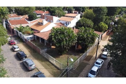 TERRENO EN ESQUINA DETRAS DE LA GALERIA