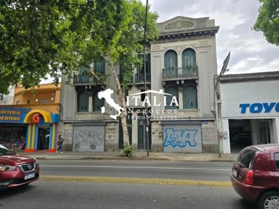 TERRENO 908 M2 SOBRE AVENIDA AGRACIADA ZONA AGUADA