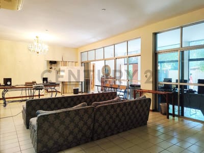 ¡EN VENTA! Residencia exclusiva. Barrio El Dorado- Mburuvicharóga