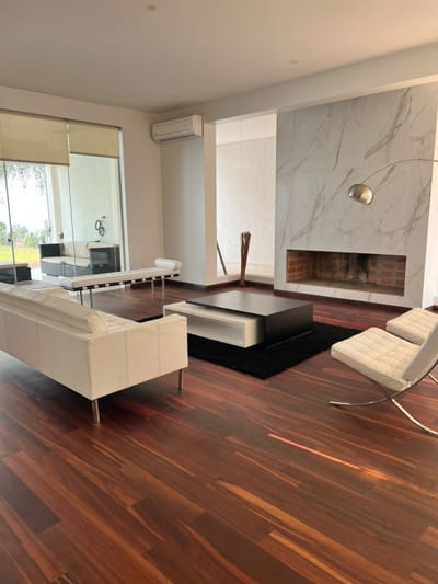 EN VENTA HERMOSA RESIDENCIA AMOBLADA EN LOS LAURELES