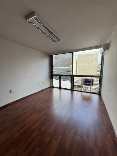 Venta oficina en Ciudad Vieja