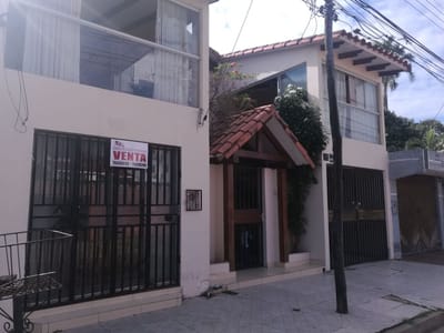 CASA EN VENTA AV PARAGUA 4TO ANILLO