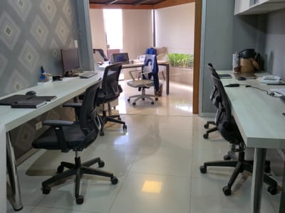 Oficina amoblada en alquiler | Quantum Park - 74m²