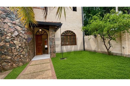 VENDO HERMOSA Y AMPLIA CASA EN LAMBARE
