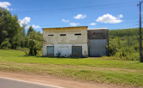 Vendo tinglado en ruta PY06 KM 23 (Trinidad). Terreno 2.500 M2, tinglado + oficinas 320 M2.