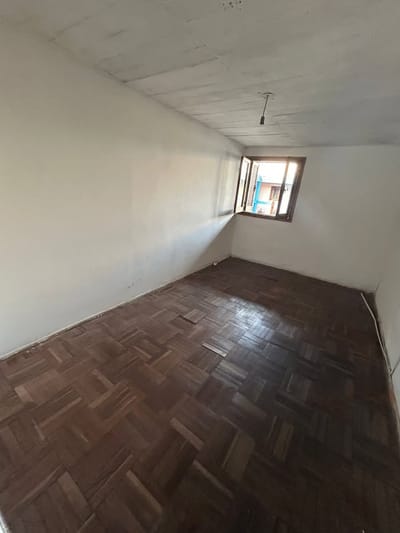 Alquiler Apartamento Dos Plantas, 3 Dormitorios En Ciudad Vieja
