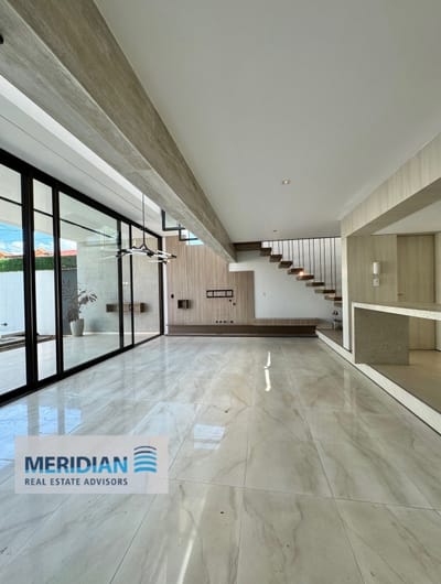 Duplex estilo moderno en venta!! A minutos del eje Corporativo! 