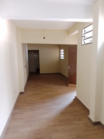 Vendo casa de 5 habitaciones. Barrio Virgen del Huerto. COD 051