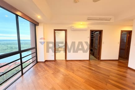 EN VENTA DEPARTAMENTO FRENTE AL YACHT
