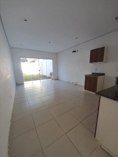 ALQUILO DUPLEX EN LUQUE ZONA LOS JARDINES SUPER
