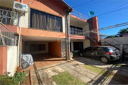 Residencia Exclusiva con Departamento Independiente en Venta