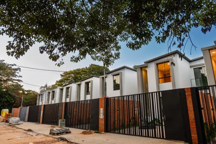 Casas Del Bosque – Dúplex En Loma Merlo, Luque