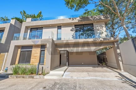 VENDO TRIPLEX DE LUJO EN BARRIO CERRADO