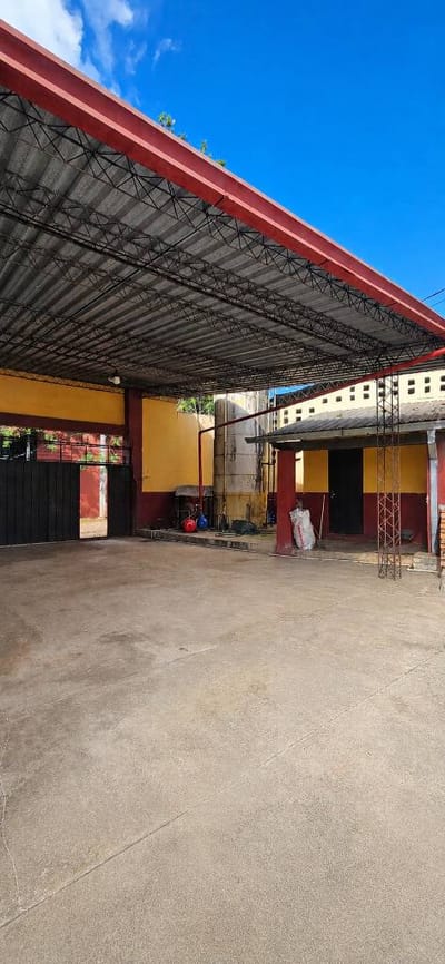 VENTA – COMPLEJO COMERCIAL SOBRE ACCESO SUR