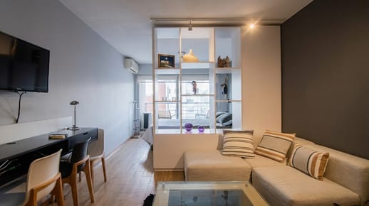 PUNTA CARRETAS – ALQUILER MONOAMBIENTE FINAMENTE AMUEBLADO CON TERRAZA