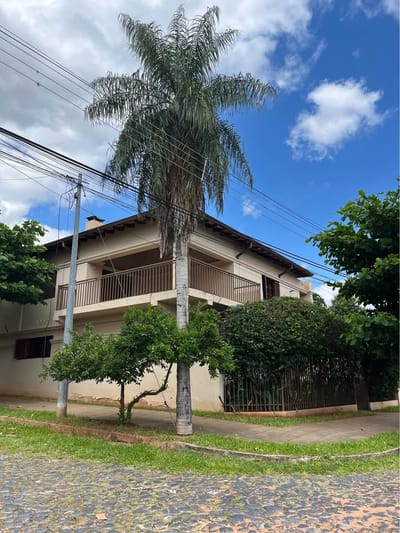 VENDO AMPLIA CASA DE 2DORM EN SUITE BARRIO KENEDDY LAMBARE