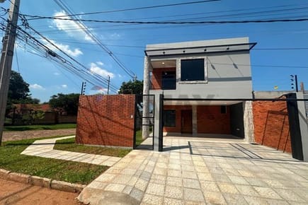DÚPLEX EN ESQUINA EN VENTA  ZONA YACHT