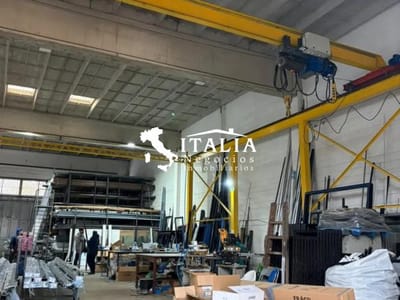 GALPÓN 700 M2 TECHO HORMIGON SIN COLUMNAS UNOS 8 METROS ALTURA