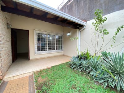 EN VENTA hermosa propiedad en muy buen estado EN ASUNCIÓN, Bo. MBURICAO