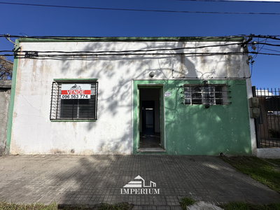 venta casa 2 dormitorios  a reciclar en la teja