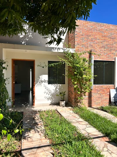 Casa de dos dormitorios en Luque 