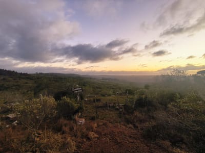 Atardeceres eternos en Cerro Guazubira: Un Refugio unico en Villa Serrana || 4.232m2 Acceso Electricidad Financia y Permuta
