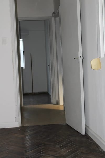 VENTA EN TRES CRUCES, 2 DORMITORIOS, PISO 1 AL CONTRA FRENTE, OPCION ALQUILER