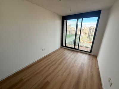 ALQUILER | Apto a estrenar de un dormitorio con balcón en Tres Cruces