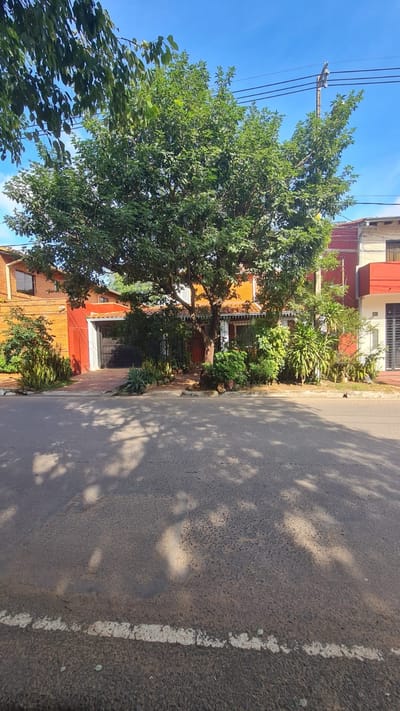 VENDO A PRECIO DE TERRENO | CASA EN BARRIO LOS MANGALES, ZONA CASA RICA