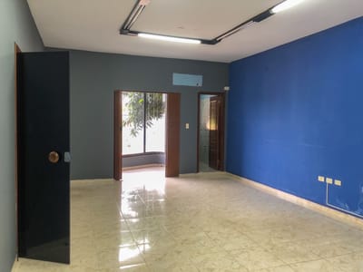 Edificio Comercial Barrio Obrero