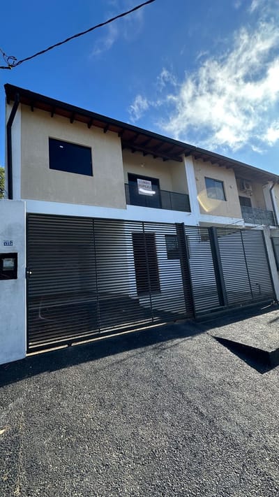 VENDO DUPLEX DE 3 DORMITORIOS EN MBOCAYATY VILLA ELISA
