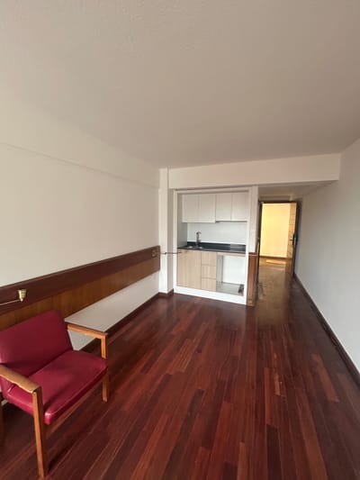 Centro, monoambiente amplio con vista a Plaza Cagancha | USD 91.500