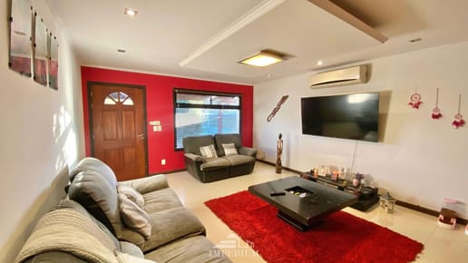 Casa con amplio terreno y barbacoa en Solymar – Médanos
