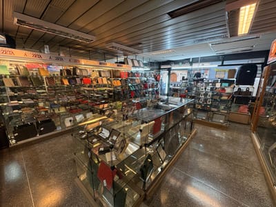 GRAN LOCAL COMERCIAL EN ALQUILER DE 126 MTS2 EN EL CENTRO!