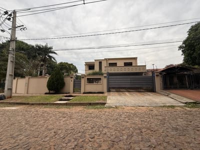 ¡Oportunidad única! Residencia en alquiler en el exclusivo Barrio Loma Merlo, Luque. ?