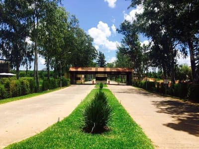 Exclusivo Terreno en Surubi'i, Mariano Roque Alonso: ¡Tu Oportunidad de Inversión y Calidad de Vida!