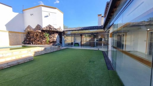 Casa Lambare Kennedy
