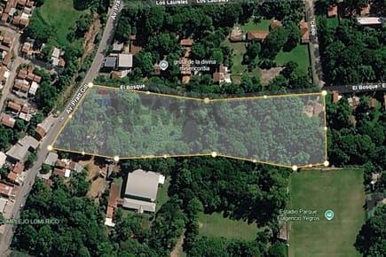 AMPLIO TERRENO DE 12.748 M2 SOBRE AVDA. PRATT GILL EN VENTA