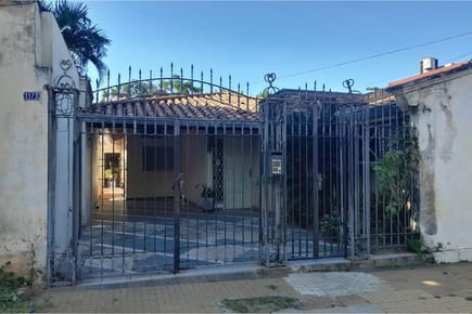 Casa-Venta-Capitán Aranda casi Isabel La Católica, Carlos Antonio López, Asunción