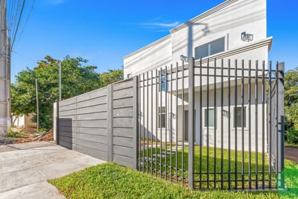 VENDO DUPLEX A ESTRENAR LAMBARE-ZONA YACHT