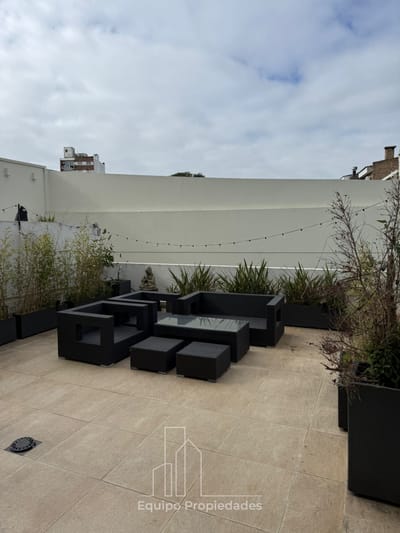 Apartamento con patio y garaje próximo Ponce y Rivera!!!