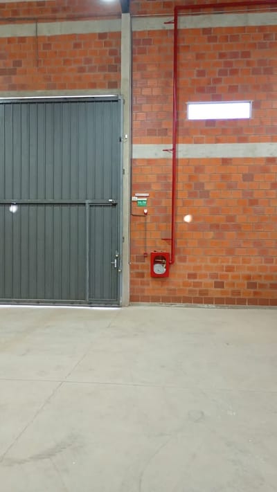 ALQUILO TINGLADO DE 640 m2 EN MARIANO ROQUE ALONSO BARRIO MARÍA AUXILIADORA