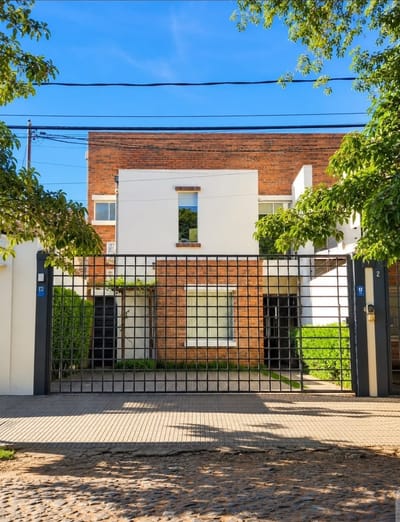OPORTUNIDAD EN VENTA - DUPLEX DE 3 SUITES CON PISCINA