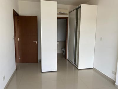 OPORTUNIDAD de INVERSIÓN ? ??Vendo Dpto.  2 Dorm + servicio Piso 5