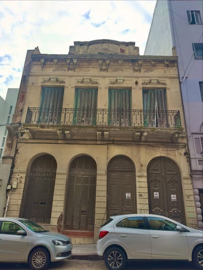 CASONA A RECICLAR EN CIUDAD VIEJA