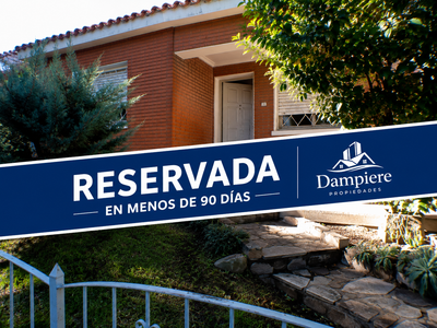 RESERVADA!!!Gran Oportunidad En Las Acacias: Casa + Apto Independiente + Barbacoa Y Cochera