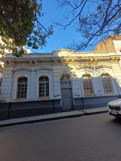 Alquiler de salon comercial sobre Montevideo