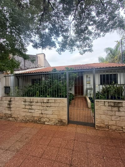 Alquiler de consultorio a pasos del Shopping del Sol