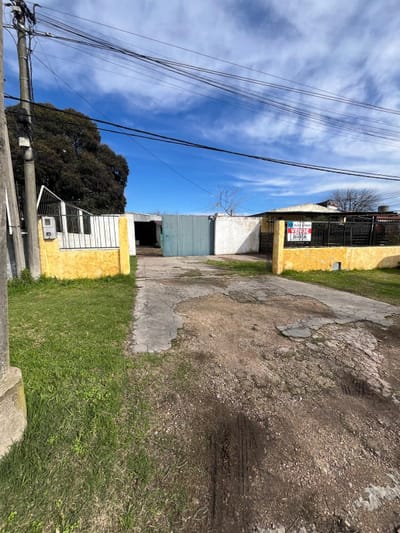 Milan prox Cno Maldonado - local y vivienda